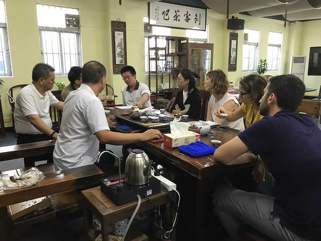 意大利費(fèi)拉拉大學(xué)托馬斯教授調(diào)研團(tuán)一行蒞臨常平科技園參觀調(diào)研