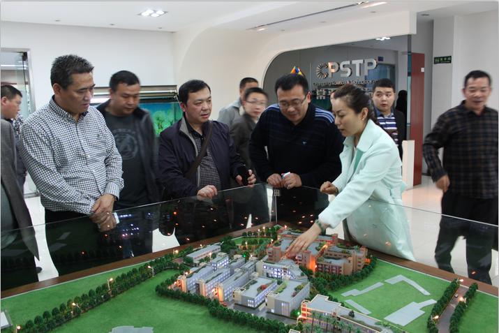 湖南省桃江縣領(lǐng)導(dǎo)、企業(yè)家一行蒞臨常平科技園參觀考察