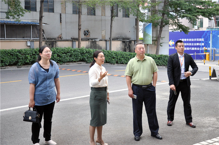 江蘇省泰州市新能源產業園區一行蒞臨東科集團參觀交流 江蘇省泰州市新能源產業園區一行蒞臨東科集團參觀交流