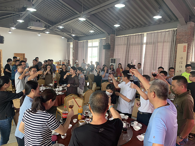 【花好月圓人團圓】東科集團雙節相聚一堂 【花好月圓人團圓】東科集團雙節相聚一堂