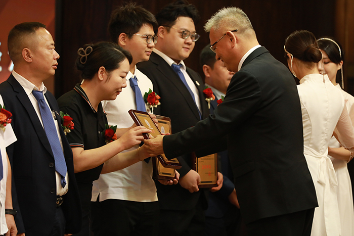 【集團(tuán)動態(tài)】我司受邀出席東莞市謝崗高端裝備制造行業(yè)協(xié)會(第二屆理事會)就職典禮 【集團(tuán)動態(tài)】我司受邀出席東莞市謝崗高端裝備制造行業(yè)協(xié)會(第二屆理事會)就職典禮